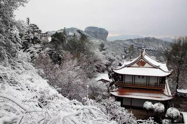 冬季旅游适合去哪些地方<strong></p>
<p>去澳大利亚旅游</strong>？